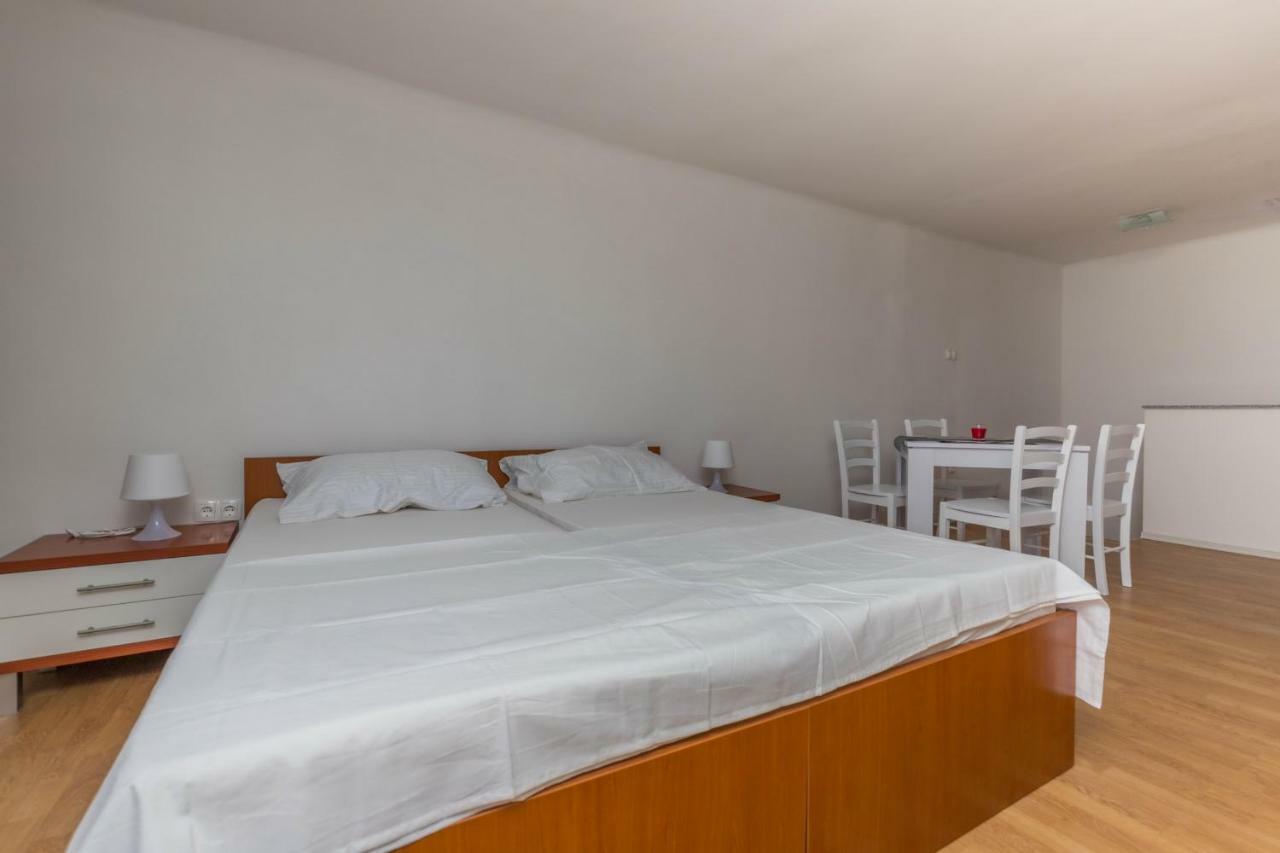 App Cor2 Apartment Selce Bagian luar foto